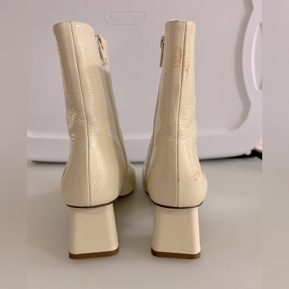 Vince ivory square toe patent leather boots. Size 7. - Picture 3 of 5